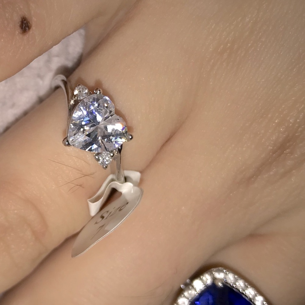 New 925 Sterling Silver heart ring 🤍